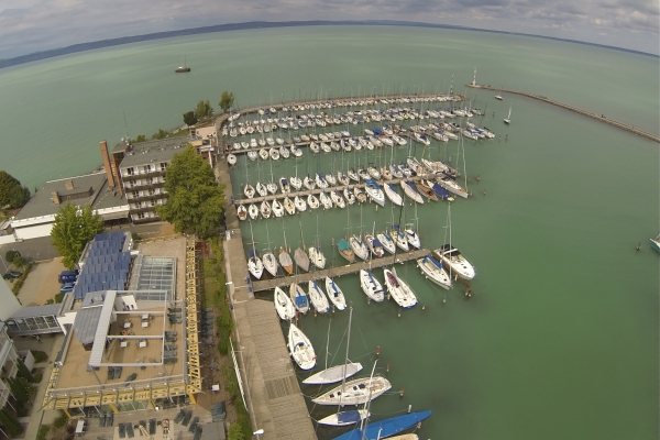 Hotel Yacht Wellness & Business (Siófok)